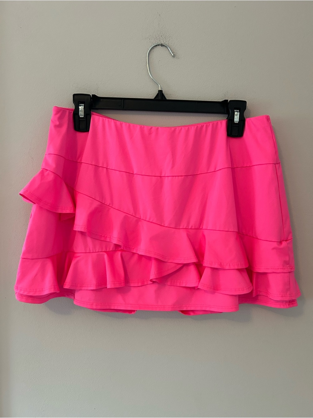 Tail Activewear Tiered Ruffle Skirt in Neon Pink Women’s Size Large